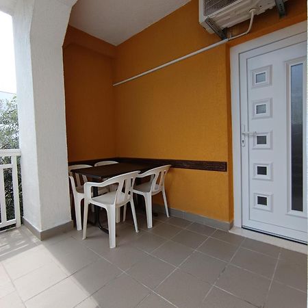 Studio Apartmani Marinella Baška Voda Kamer foto