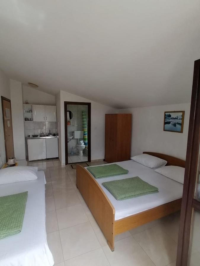 Studio Apartmani Marinella Baška Voda Buitenkant foto