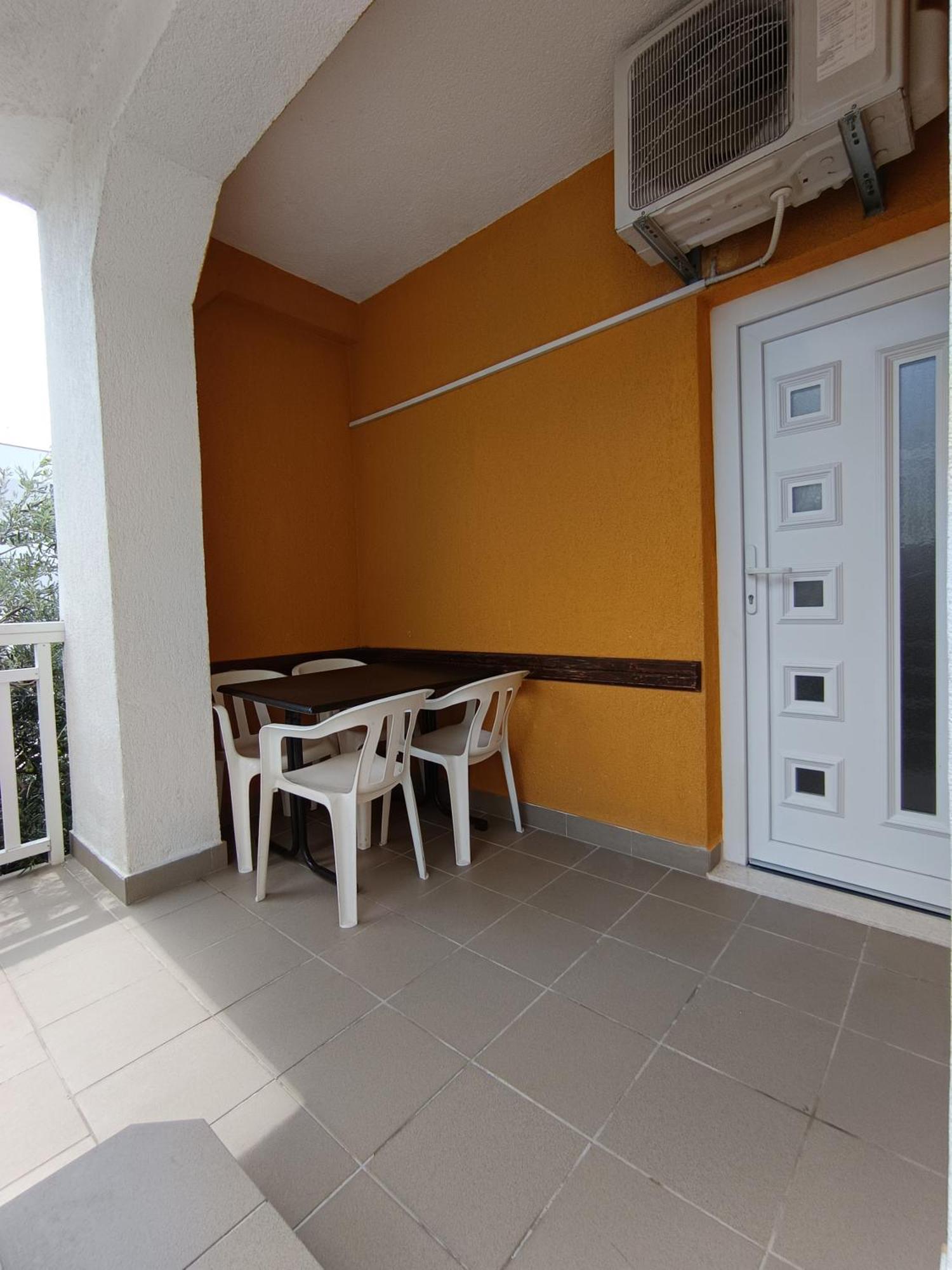 Studio Apartmani Marinella Baška Voda Kamer foto